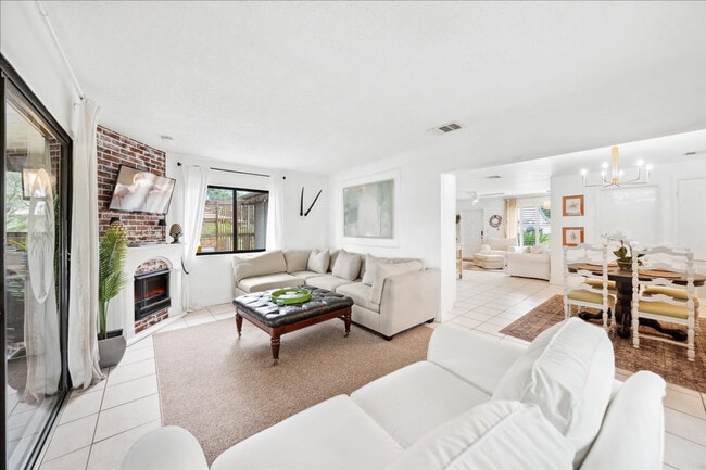 171 Salmon Dr NE in Palm Bay, FL - Building Photo - Building Photo