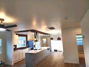 2540 Willow Way in Medford, OR - Building Photo - Building Photo