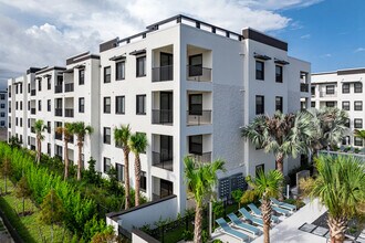 Aspire Naples Apartments in Naples, FL - Foto de edificio - Building Photo