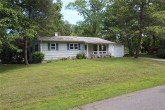 1 Cedarwood Ln in Old Saybrook, CT - Building Photo - Building Photo