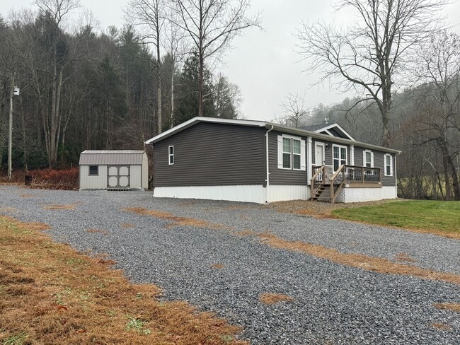 141 Spivey Mountain Rd in Erwin, TN - Building Photo - Building Photo