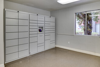 Spring Meadow Apartments in Glendale, AZ - Building Photo - Interior Photo