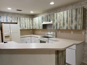 16620 SW 47th Terrace in Miami, FL - Building Photo - Building Photo