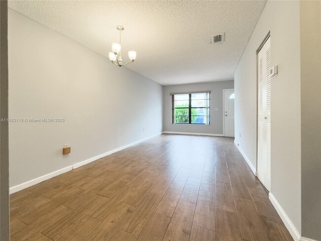 11543 SW 6th St in Miami, FL - Building Photo - Building Photo