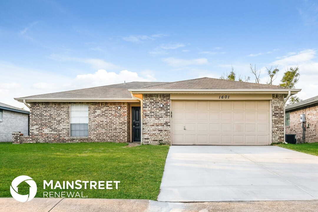 1601 Chapman Dr in Mesquite, TX - Foto de edificio