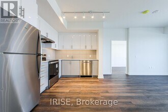 3030 Pharmacy Ave in Toronto, ON - Building Photo - Building Photo