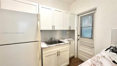 751 Euclid Ave in Miami Beach, FL - Building Photo - Building Photo