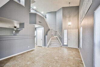 1845 Navajo Lake Way in Las Vegas, NV - Foto de edificio - Building Photo
