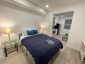 7941 Belluno Wy in San Diego, CA - Building Photo - Building Photo