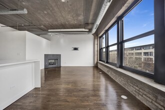 1001 W 15th St in Chicago, IL - Foto de edificio - Building Photo