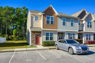 113 Beacon Woods Dr in Holly Ridge, NC - Building Photo
