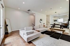 5857 Dolores St in Houston, TX - Building Photo