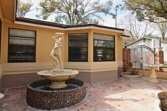 16120 Hanna Rd in Lutz, FL - Building Photo - Building Photo