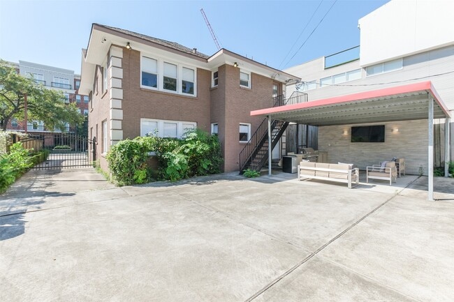 property at 1716 Richmond Ave.