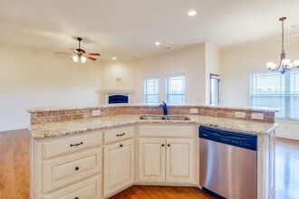 5703 W Murfield Dr in Rogers, AR - Building Photo - Building Photo