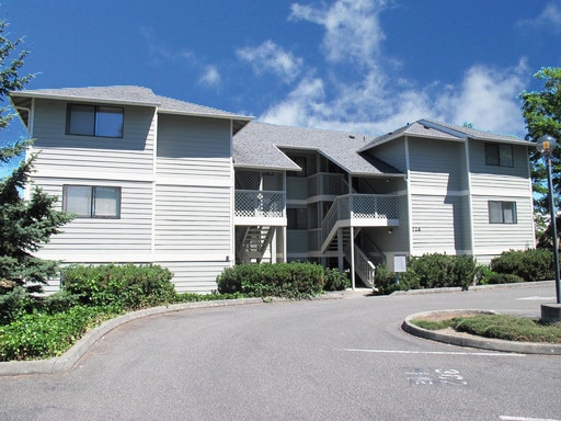 Harbor Oaks (726 E Whidbey Ave)