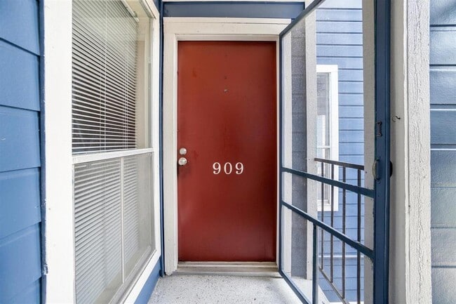 18515 Egret Bay Blvd in Houston, TX - Building Photo - Building Photo