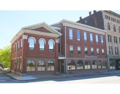 805 Main St in Fitchburg, MA - Foto de edificio