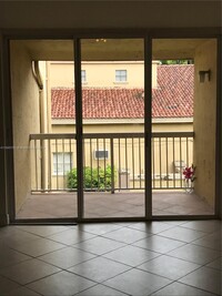 9775 NW 46th Ter, Unit 119 in Doral, FL - Building Photo - Building Photo