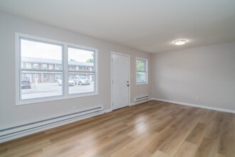 1120 N 39th St, Unit Unit Available in Grand Forks, ND - Building Photo - Building Photo