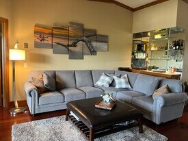 8870 Villa La Jolla Dr, Unit 305 in La Jolla, CA - Building Photo