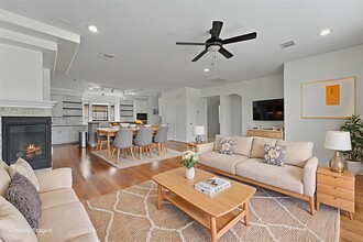 2402 Calumet St in Houston, TX - Building Photo - Building Photo