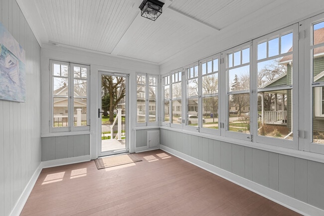 324 E Commercial St in Appleton, WI - Building Photo - Building Photo