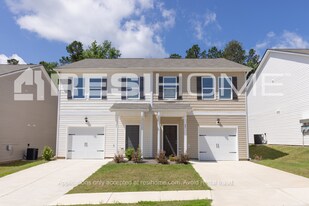 467 Oakwood Dr NW in Milledgeville, GA - Building Photo