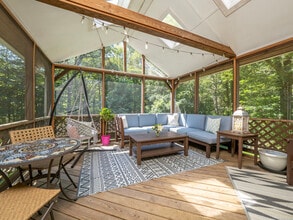 31 Carriage House Dr in Danbury, CT - Building Photo - Building Photo