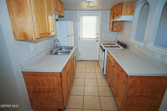 11024 Sunshine Ct in El Paso, TX - Building Photo - Building Photo