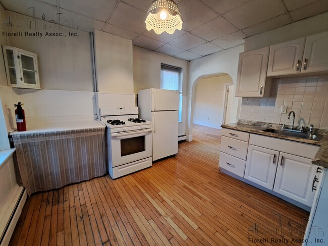 76 Prince St, Unit 8