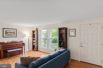 1314 Rock Chapel Rd in Herndon, VA - Building Photo - Building Photo