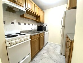 82 Highland Ave, Unit 203 in Somerville, MA - Foto de edificio - Building Photo