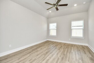 21034 Shore Oak Dr in Cypress, TX - Building Photo - Building Photo