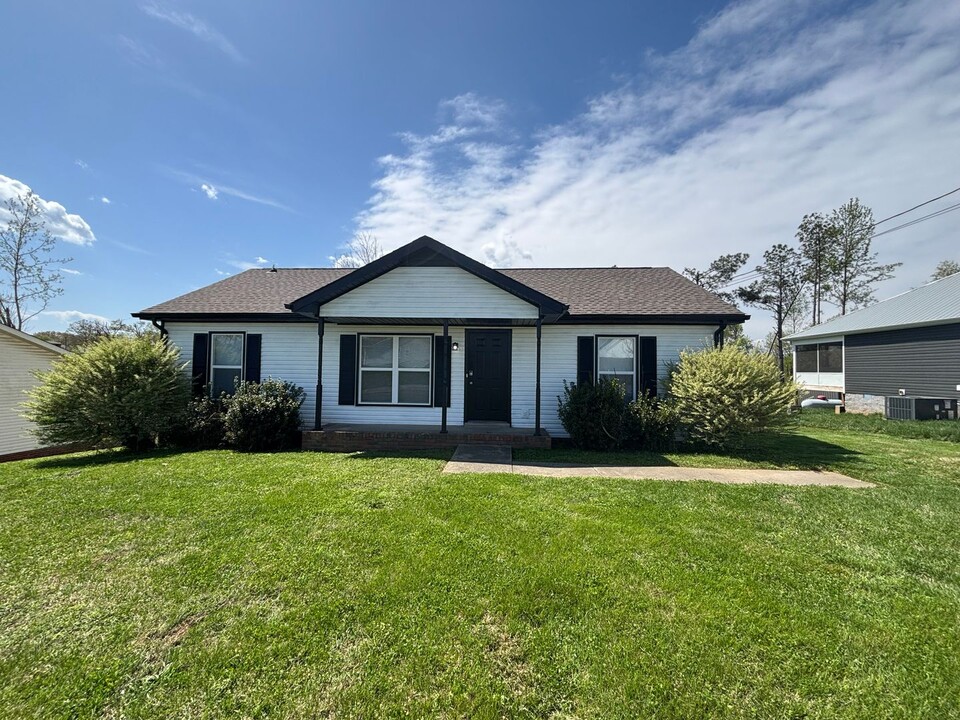 1237 Kendall Dr in Clarksville, TN - Building Photo