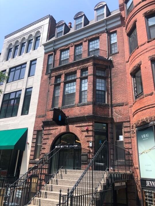 163 Newbury St, Unit 2B in Boston, MA - Foto de edificio