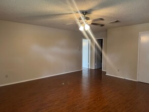 5251 Senisa Springs in San Antonio, TX - Building Photo - Building Photo