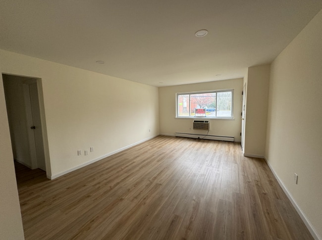 180 Littleton Rd in Parsippany Troy Hills, NJ - Foto de edificio - Building Photo