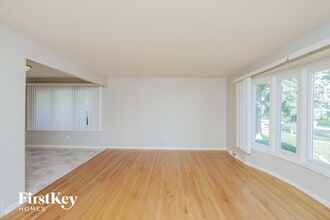 7758 Sycamore Dr in Orland Park, IL - Foto de edificio - Building Photo