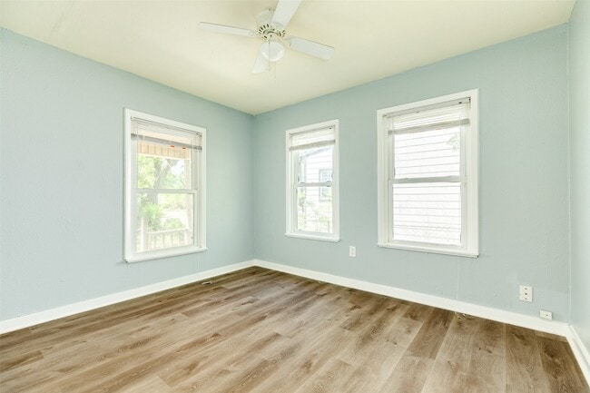 property at 302 W 8th St