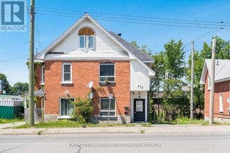 612 Bay St in Midland, ON - Building Photo - Building Photo