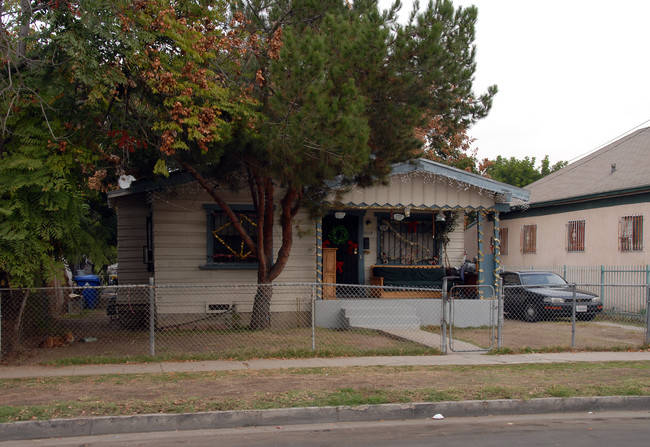 1029 E 41st Pl in Los Angeles, CA - Building Photo - Building Photo