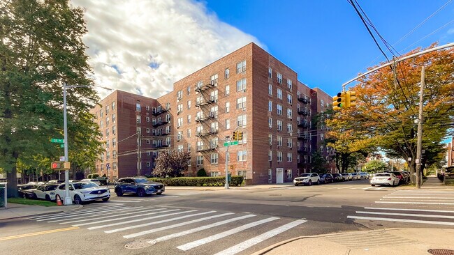 Emily Towers in Flushing, NY - Building Photo - Building Photo