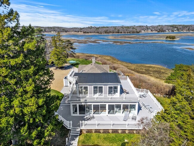 62 Crafts Rd, Unit 2 in Gloucester, MA - Building Photo - Building Photo