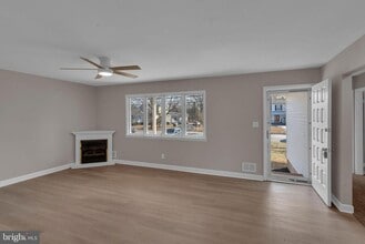 370 NJ-156 in Hamilton Township, NJ - Building Photo - Building Photo