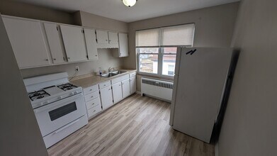 302 W Vine St in Reading, OH - Building Photo - Building Photo