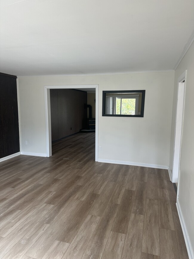 2805 Bedell Rd in Grand Island, NY - Building Photo - Building Photo