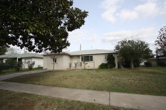 property at 1468 N Geraldine Way
