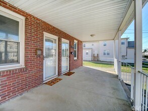 610 Main St-Unit -A&B in Sayreville, NJ - Building Photo - Building Photo