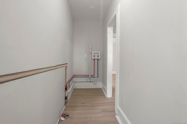 236 Oak St in New Britain, CT - Building Photo - Building Photo